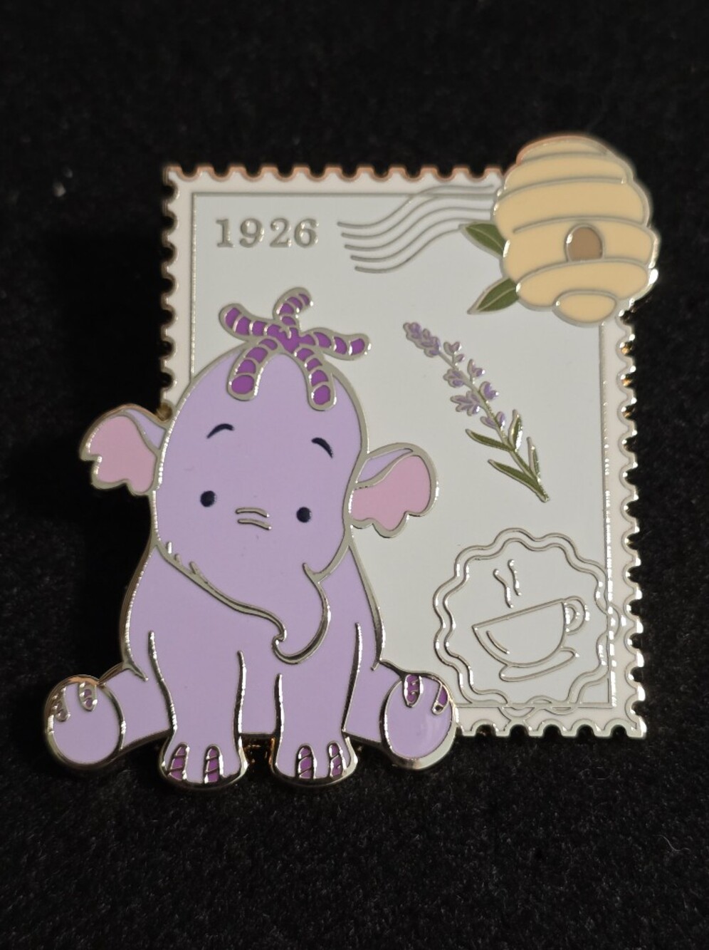 Boxlunch Exclusive Winnie The Pooh Mystery Pin- Lumpy